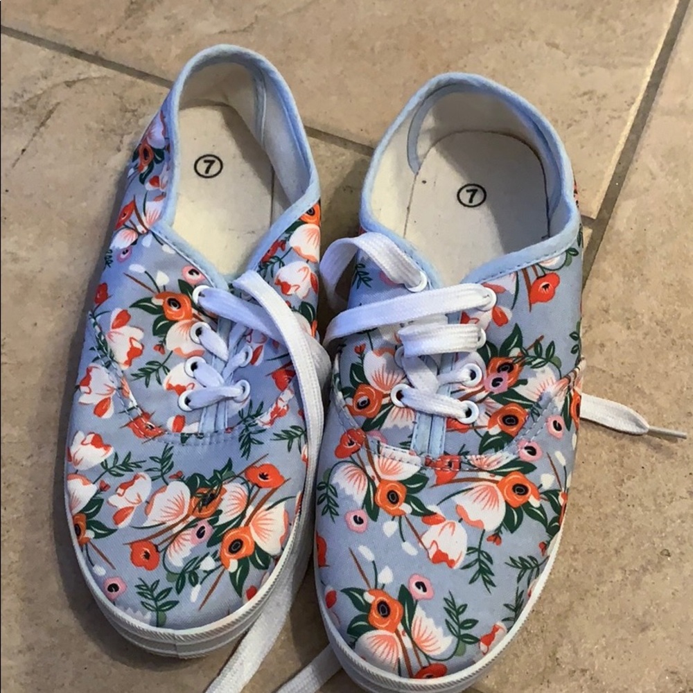 Shoes - Picture 1 of 2